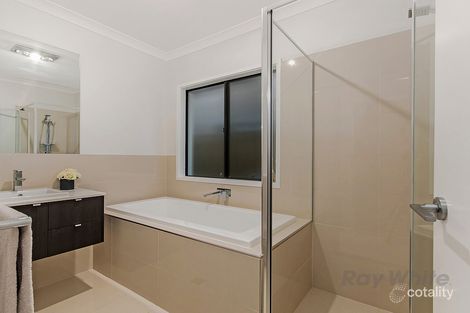 Property photo of 32 Kinglake Crescent Pimpama QLD 4209