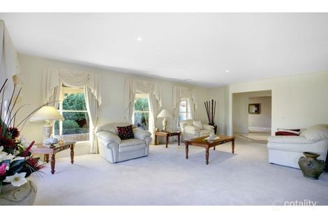 Property photo of 5 Regent Avenue Mooroolbark VIC 3138