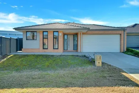 2 Yass Ct, Manor Lakes, VIC 3024