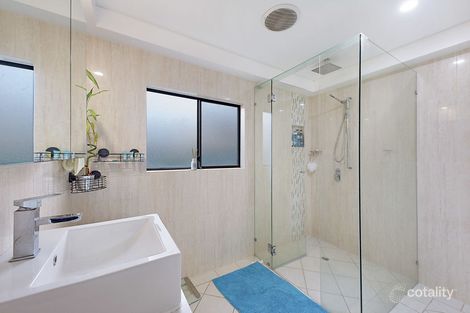 245 Wardoo St, Southport, QLD 4215