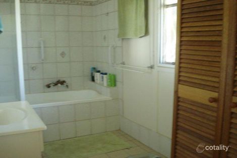 Property photo of 36 Stratton Terrace Wynnum QLD 4178