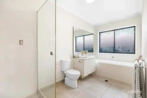 Property photo of 42 Leslie Crescent Baringa QLD 4551