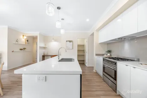 Property photo of 42 Leslie Crescent Baringa QLD 4551