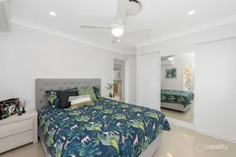 Property photo of 42 Oxley Drive Paradise Point QLD 4216