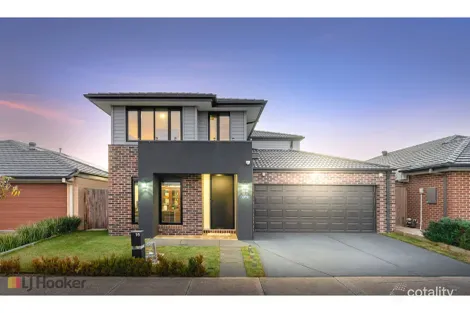 Property photo of 16 Dahlia Crescent Mickleham VIC 3064