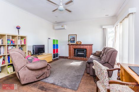 Property photo of 2 Jarril Place Koongamia WA 6056