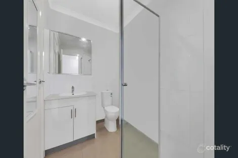 Property photo of 31/1 Hyde Park Avenue Craigieburn VIC 3064
