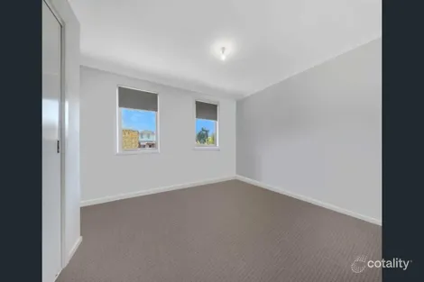 Property photo of 31/1 Hyde Park Avenue Craigieburn VIC 3064