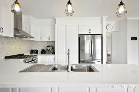 Property photo of 23 Bundanoon Avenue Sunbury VIC 3429