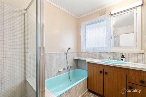 Property photo of 33 Fawkner Crescent Keilor East VIC 3033