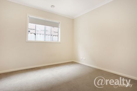 Property photo of 9 Sundew Avenue Cranbourne East VIC 3977