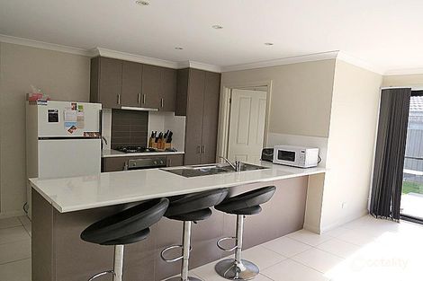 Property photo of 17 Cartledge Avenue Mount Clear VIC 3350