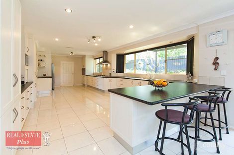 Property photo of 9 Stirling Close Swan View WA 6056