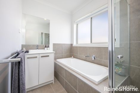 Property photo of 2 Bunyip Street Gisborne VIC 3437