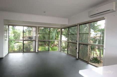 Property photo of 3 Michelle Place Emerald QLD 4720