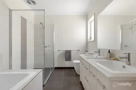 Property photo of 47 Marija Crescent Berwick VIC 3806