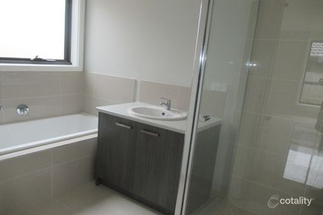 Property photo of 2/35 Evelyne Avenue Cranbourne VIC 3977