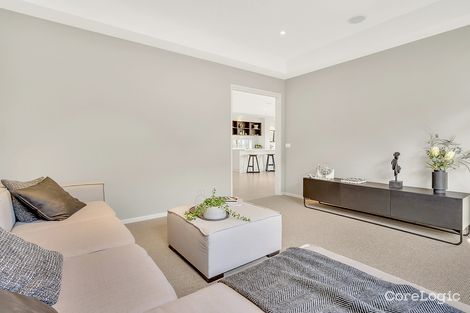 Property photo of 27 Whitfield Crescent Craigieburn VIC 3064