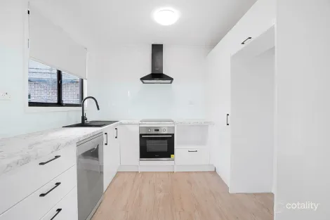 Property photo of 20 Peppermint Crescent Kingswood NSW 2747