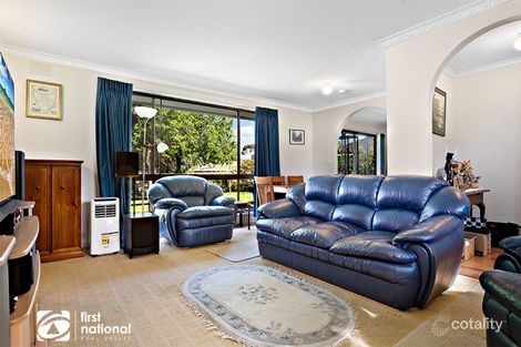 Property photo of 14 Earlston Square Berwick VIC 3806