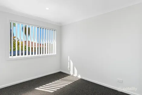 Property photo of 26 Brooke Avenue Killarney Vale NSW 2261