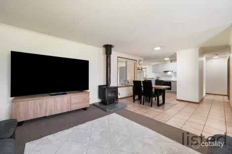 Property photo of 8 Bruce Rundle Drive Williamstown SA 5351