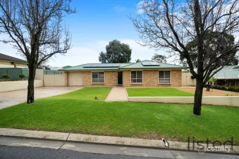Property photo of 8 Bruce Rundle Drive Williamstown SA 5351