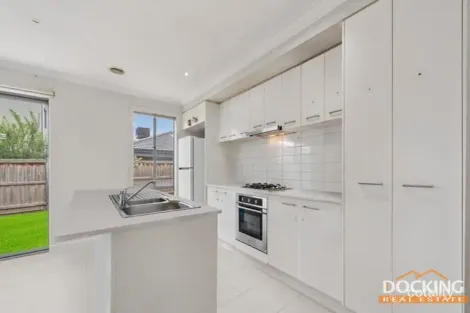 Property photo of 10 Ballantine Street Tarneit VIC 3029