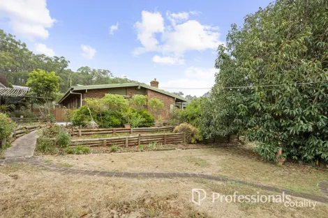 Property photo of 15 Loris Street Silvan VIC 3795