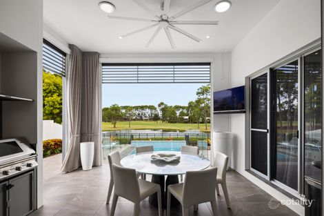 Property photo of 2241 The Parkway Hope Island QLD 4212