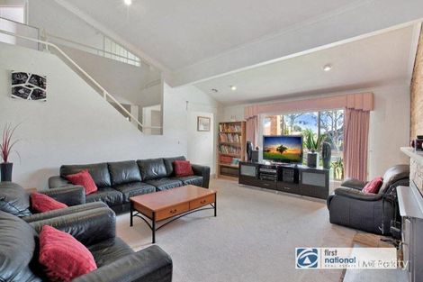 Property photo of 8 Mirbelia Crescent Mill Park VIC 3082