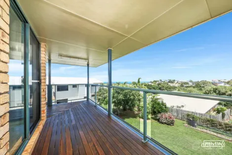 Property photo of 11 Pacific Vista Close Pacific Heights QLD 4703