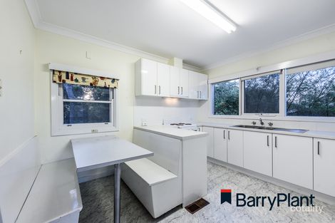 Property photo of 11 Wadham Parade Mount Waverley VIC 3149