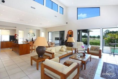 Property photo of 1032 Lakeview Terrace Benowa QLD 4217