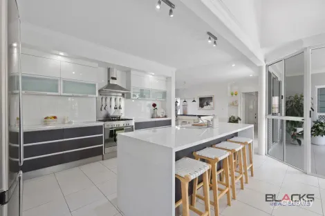 Property photo of 27 Border Street Glenella QLD 4740