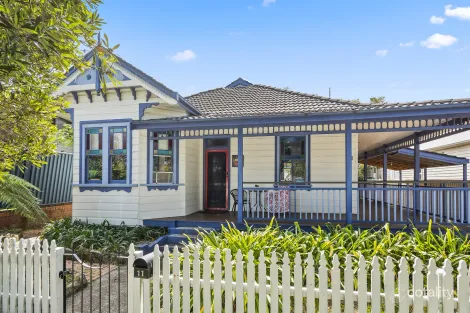 11 Station St, Thirroul, NSW 2515