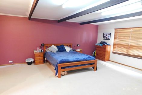 Property photo of 42 Albert Parade Bordertown SA 5268