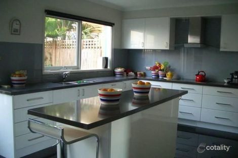 Property photo of 18 Sambell Walk Kensington VIC 3031