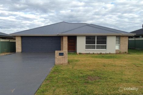 Property photo of 6 Dunheved Circle Dubbo NSW 2830