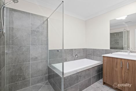 Property photo of 32 Diamond Drive Yarrabilba QLD 4207