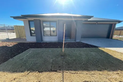 19 Ronald St, Maddingley, VIC 3340