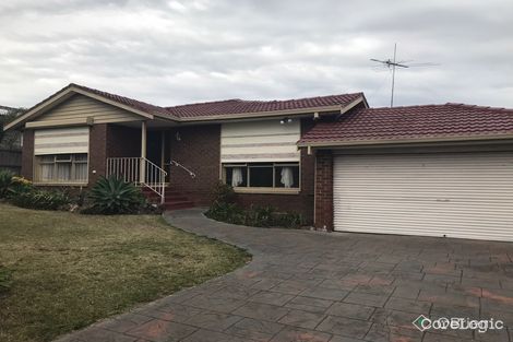 Property photo of 14 Howson Close Endeavour Hills VIC 3802