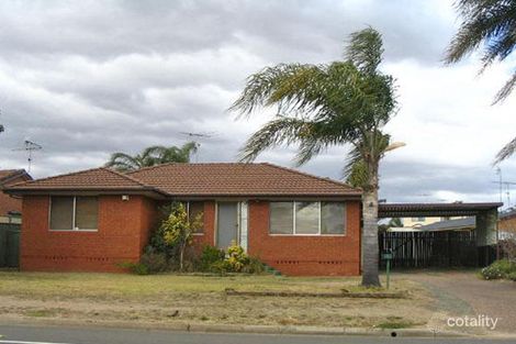 4 Solander Dr, St Clair, NSW 2759