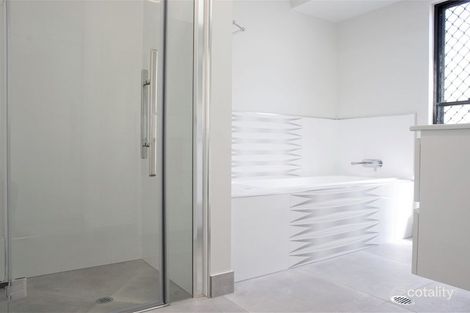 Property photo of 76 Bulleringa Loop Mount Peter QLD 4869