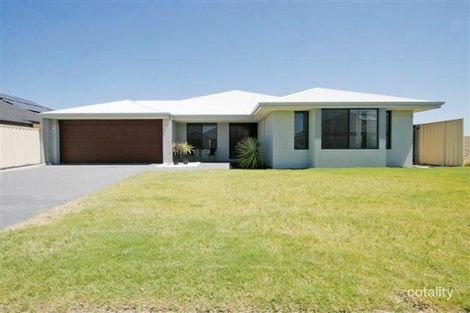 32 Glasgow Way, Seville Grove, WA 6112