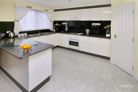 Property photo of 8 Ryland Circuit Delahey VIC 3037