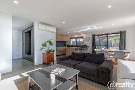 Property photo of 2/6 Ovata Close Cambridge TAS 7170