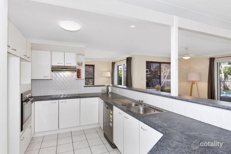 Property photo of 17 Point Cartwright Drive Buddina QLD 4575