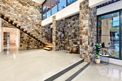 Property photo of 10 Kent Hughes Road Eltham VIC 3095