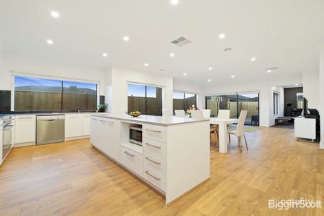 Property photo of 51 Wiltshire Boulevard Thornhill Park VIC 3335